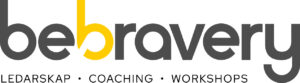 Bebraverys logotyp med ett 'b' i gult; texten nedan lyder 'Ledarskap • Coaching • Workshops'.