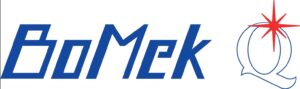 BoMek Q-logotyp i blått med en röd stjärnsmäll på bokstaven Q.